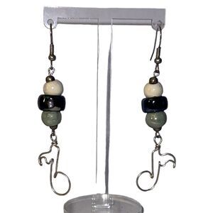 Super cute music note earrings